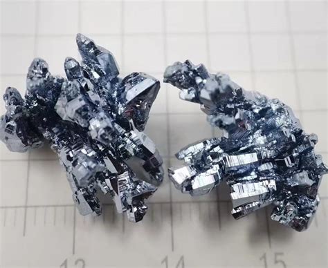  Osmium: Thỏi Kim Loại Siêu Khắc Cứng Cho Năng Lượng Tương Lai?